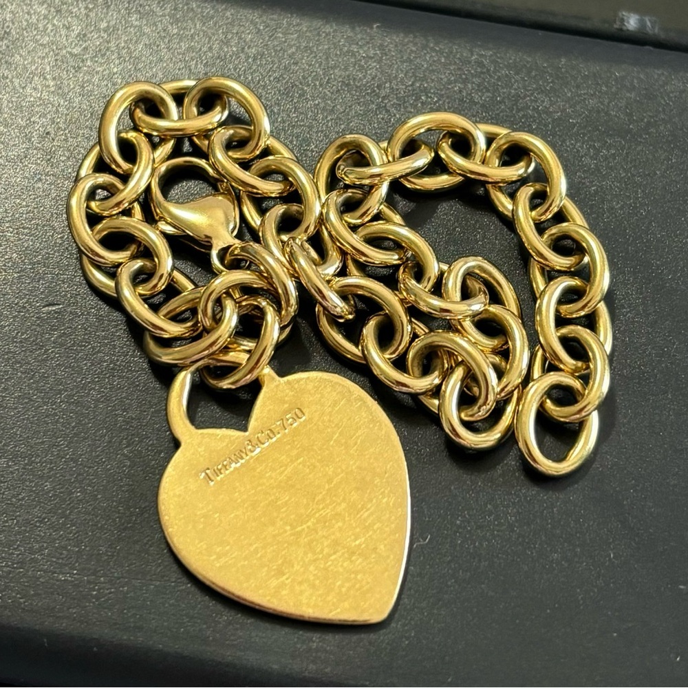 TIFFANY & CO SOLID 18K 18KT GOLD HEART TAG CHARM BRACELET WITH BOX RETAIL=$8100